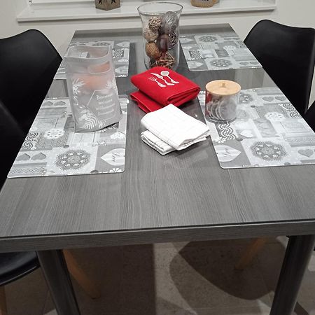 Gite Moderne Et Calme Avec Local Separe Pour Skis Et Velos 코르니몽 객실 사진